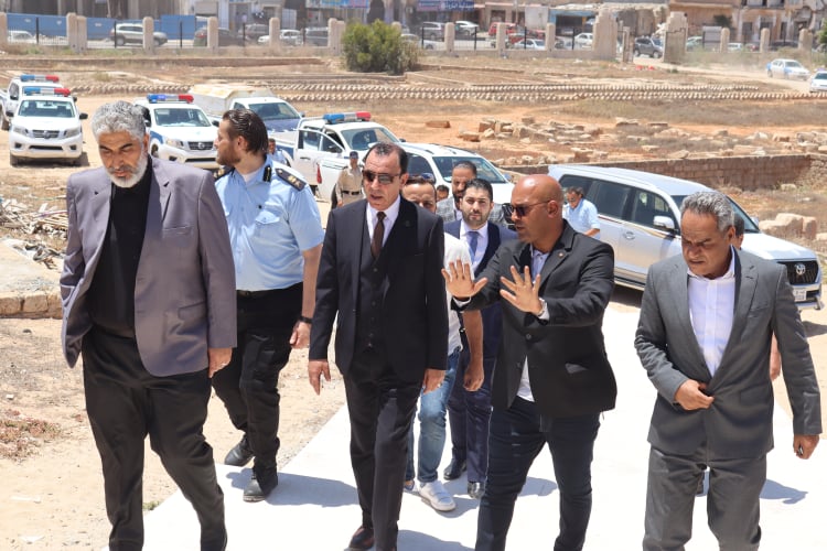 وكيل وزارة الحكم المحلي لشؤون البلديات يزور  بلدية بنغازي