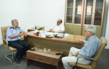 عميد بلدية سرت يجتمع مع رئيس جهاز الحرس البلدي بالمدينة