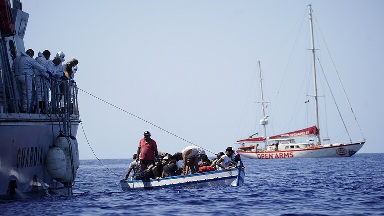 سفن عسكرية إيطالية تساعد 539 مهاجرا خرجوا من ليبيا