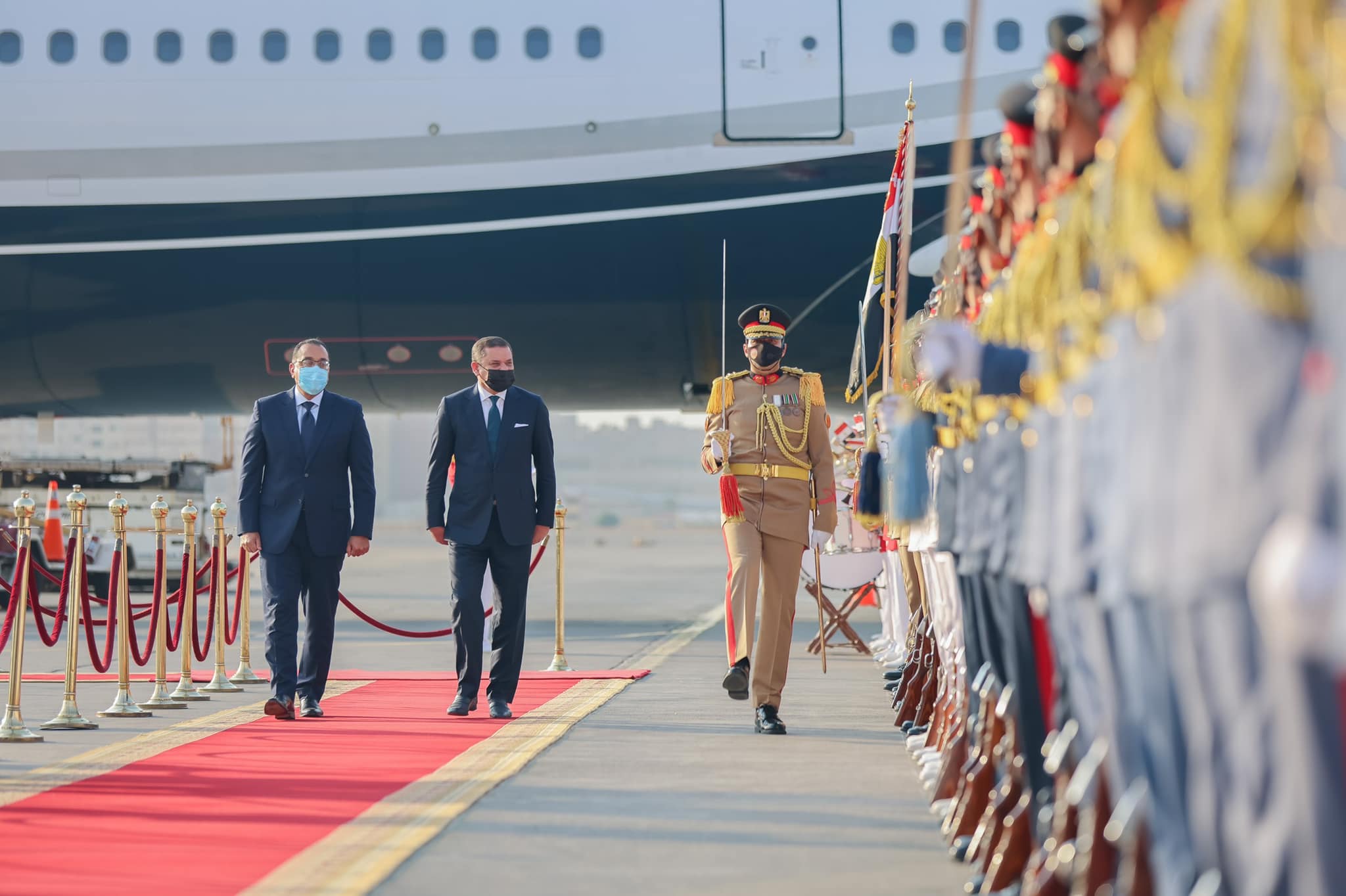 رئيس حكومة الوحدة الوطنية يصل القاهرة في زيارة رسمية