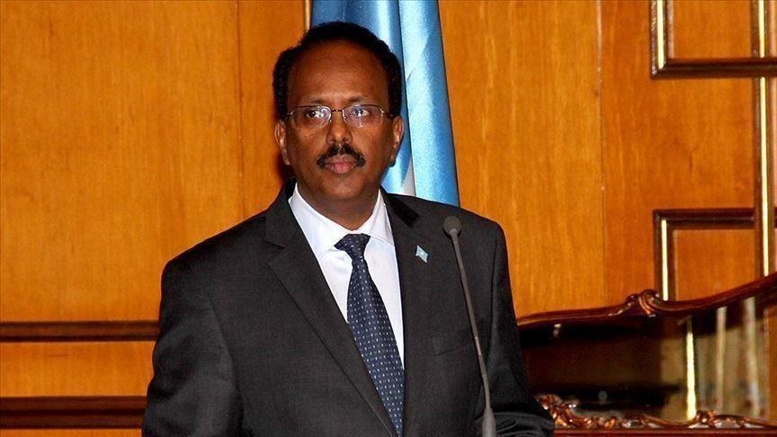 الرئيس الصومالي يُعلق سلطات رئيس الوزراء المتعلقة بعزل وتعيين المسؤولين