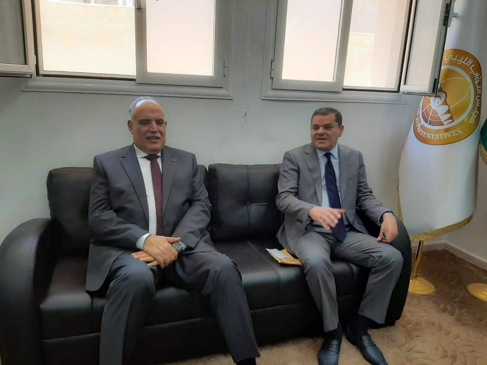 رئيس مجلس الوزراء يلتقي مستشار الأمن الوطني الليبي في طبرق