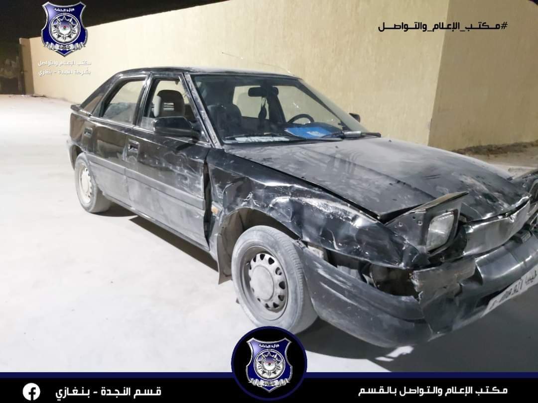 النجدة بنغازي تُلقي القبض على تشكيل عصابي يقومون بسرقة المواطنين بقوة السلاح