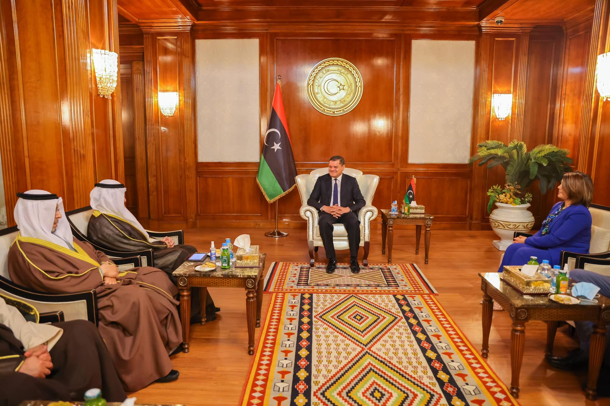 رئيس حكومة الوحدة الوطنية يستقبل وزير الخارجية الكويتي