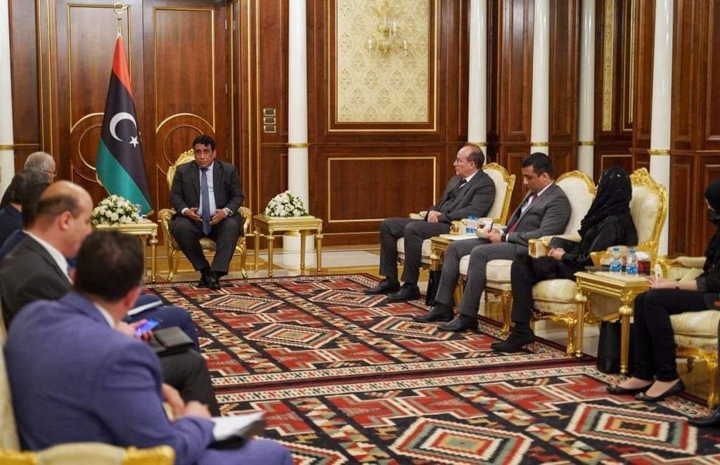رئيس المجلس الرئاسي يستقبل وزير الخارجية الجزائري