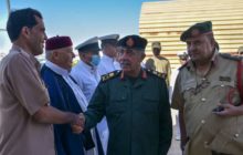 القائد العام للقوات المسلحة يتفقد منطقة طبرق العسكرية