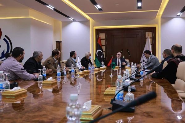 إعطاء الأولوية لشركات الخدمات الوطنية الليبية لتنفيذ المشاريع المطروحة بقطاع النفط الليبي