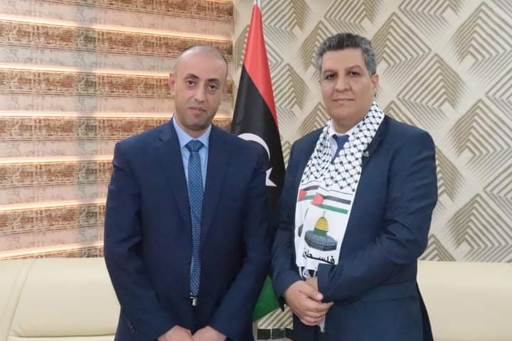 وزير التربية والتعليم يبحث المشاكل التي تُواجه طلاب ومعلّمين ومُوظفين الفلسطينيين في ليبيا