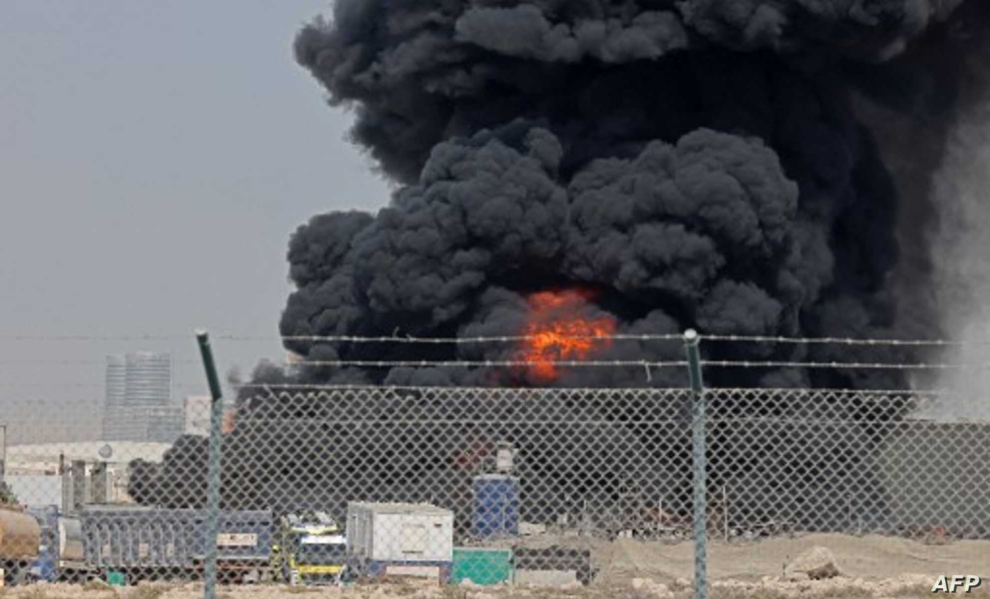 انفجار وحريق في صهاريج محروقات بترولية بأبوظبي ورصد طائرتين مسيرتين