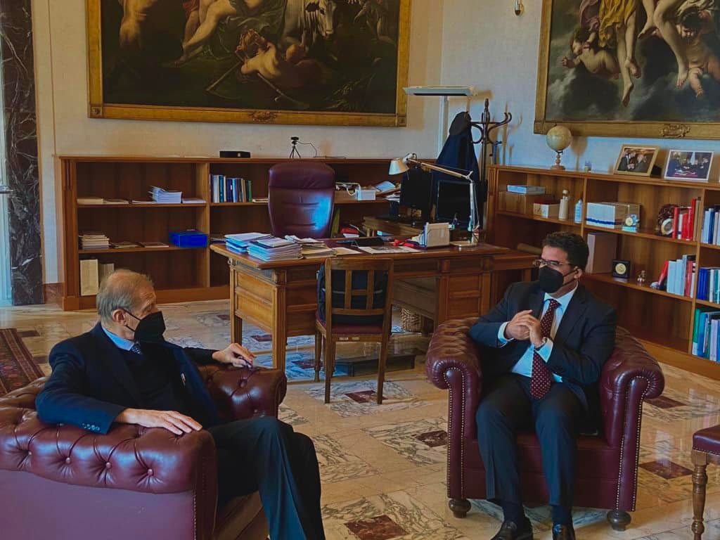 السفير الليبي في روما يبحث مع رئيس لجنة الشؤون الخارجية بالبرلمان الإيطالي آخر المستجدات السياسية
