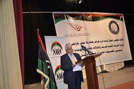 رئيس الاتحاد الوطني لعمال ليبيا يدعو إلى ابعاد النفط عن التجاذبات السياسية