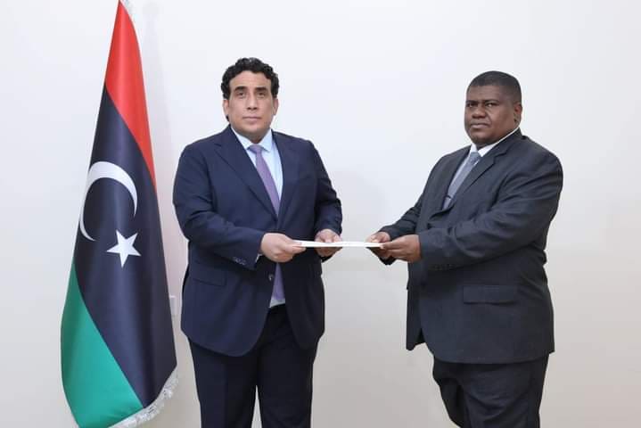 سفير ليبيا لدى جمهورية جنوب إفريقيا يؤدي اليمين القانونية أمام رئيس المجلس الرئاسي