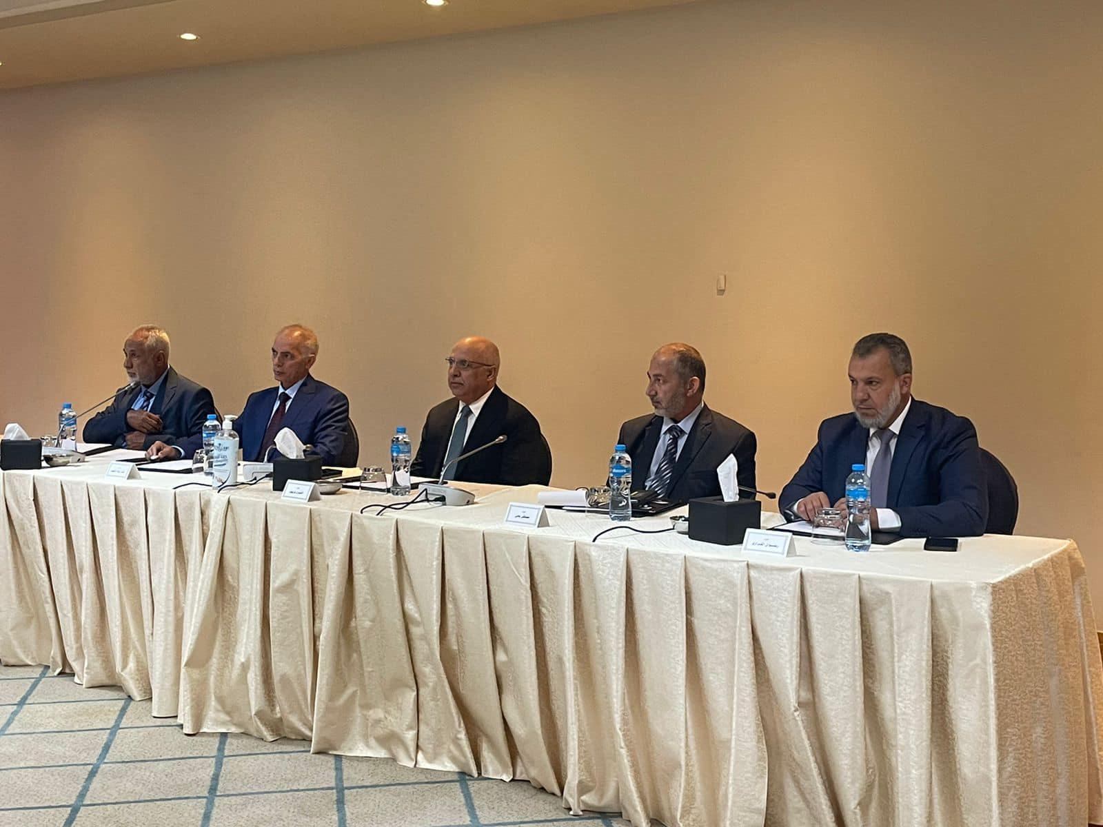 اللجنة العسكرية المشتركة (5+5) تُواصل عقد اجتماعاتها في القاهرة