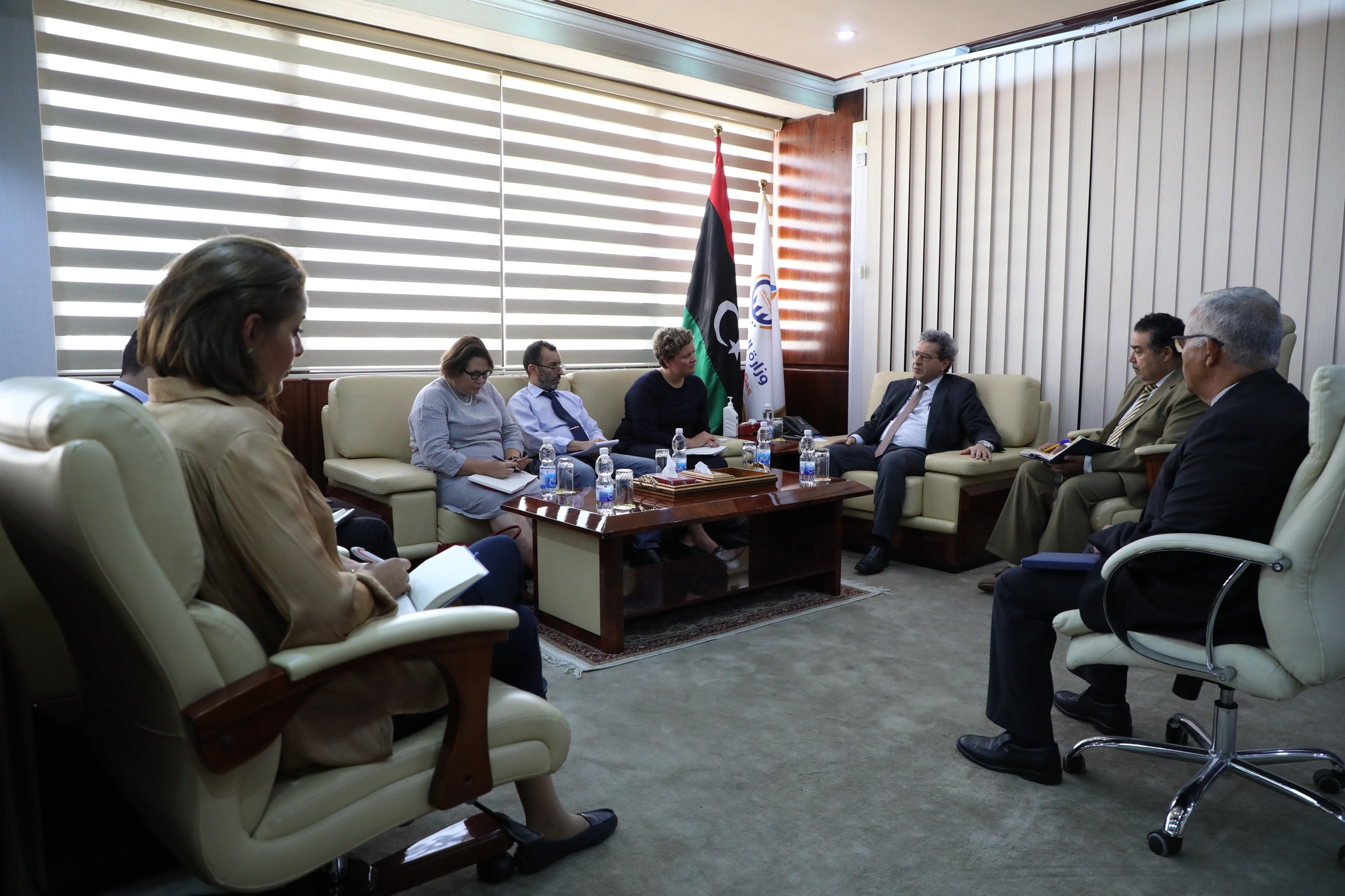 وزير النفط يبحث مع القائم بأعمال سفارة ألمانية لدى ليبيا عودة الشركات الألمانية للعمل في ليبيا