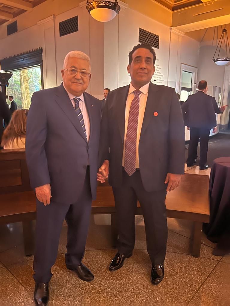 رئيس المجلس الرئاسي يلتقي الرئيس الفلسطيني محمود عباس في نيويورك