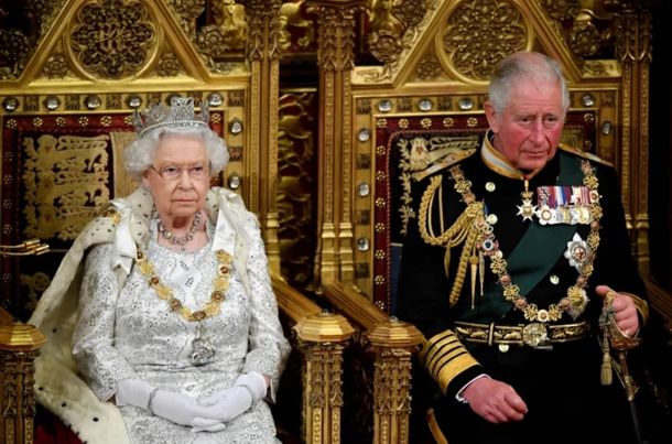 وفاة ملكة بريطانيا إليزابيث الثانية عن 96 عامًا وتشارلز يخلفها على العرش