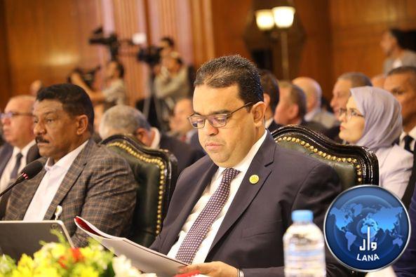 وزير العمل و التأهيل يشارك في مؤتمر العمل العربي بالقاهرة