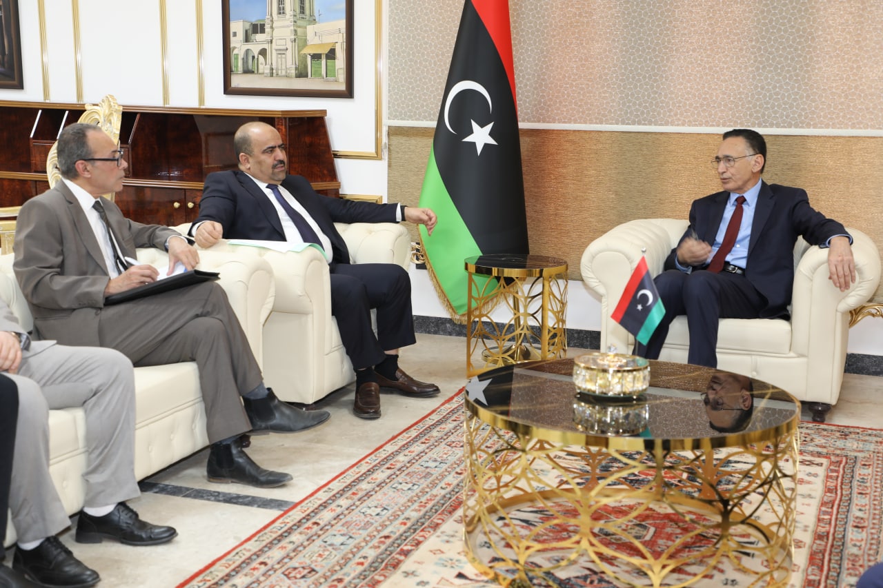الحويج وسفير الجزائر لدى ليبيا يبحثان آخر الترتيبات لتنظيم معرض صنع في الجزائر الذي سيقام بمعرض طرابلس الدولي