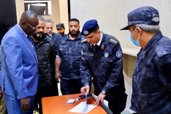 بنغازي| وزير الدولة لشؤون الهجرة يُشيد بعمل لجنة الحصر الأمني ويوصي بضرورة إصدار بطاقات الحصر في كامل ليبيا