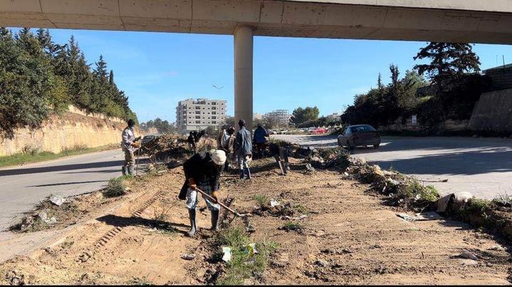 البلدي البيضاء يُطلق حملة لتنظيف الطرق بالمدينة