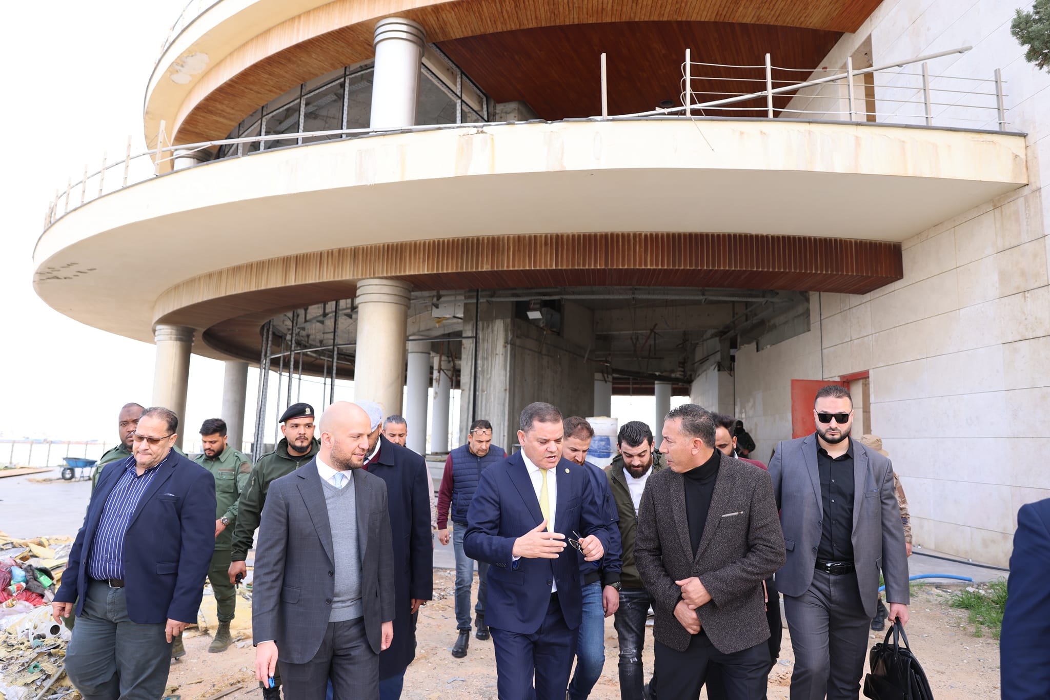 الدبيبة يتفقد عددٍ من المباني الخدمية والإدارية المتوقفة بالعاصمة طرابلس