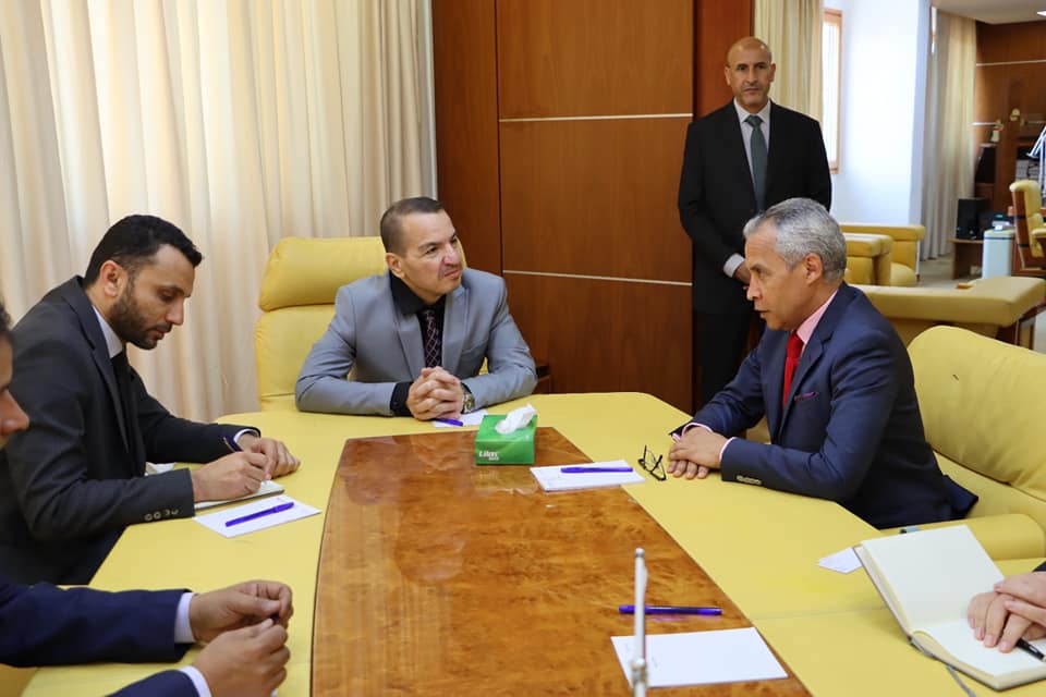 وزير التخطيط يبحث مع سفير فرنسا لدى ليبيا التعاون في التنمية الاقتصادية