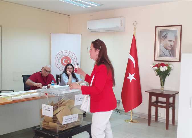 بدء تصويت الأتراك بالخارج في جولة الإعادة للانتخابات الرئاسية