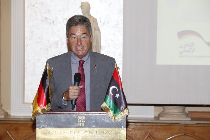 سفير ألمانيا يُعلن تضامنه مع الشعب الليبي جرّاء الفيضانات والسيول اجتاحت شرق البلاد