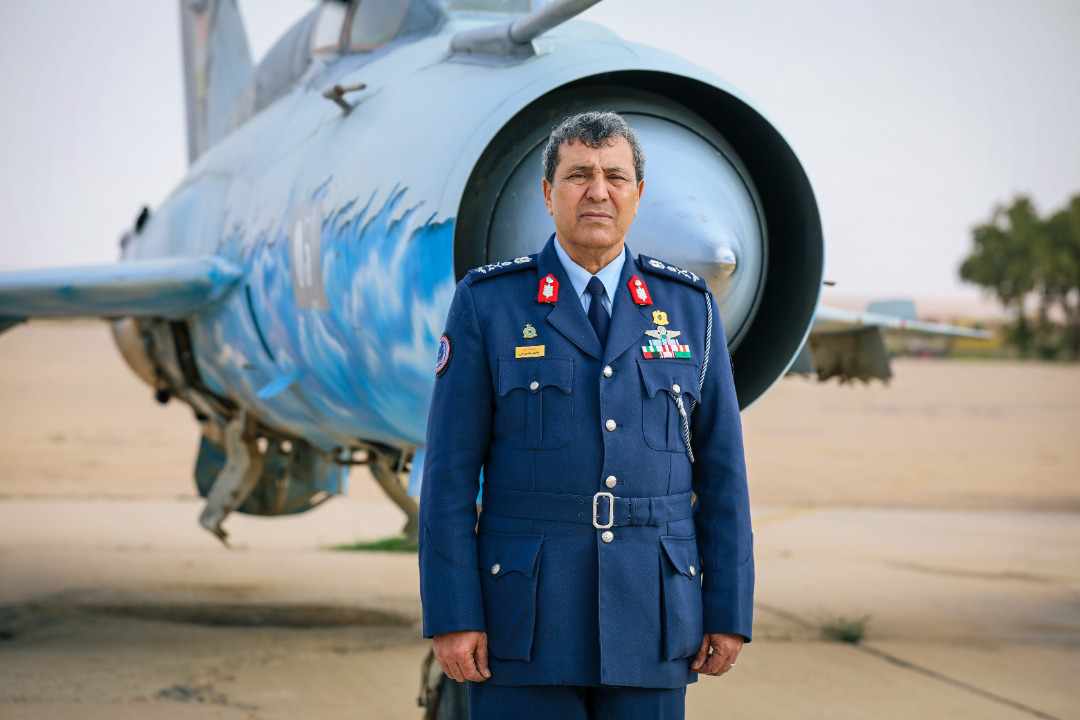 رئيس أركان القوات الجوية بالقيادة العامة يعلن توحيد مركز معلومات ليبيا للطيران