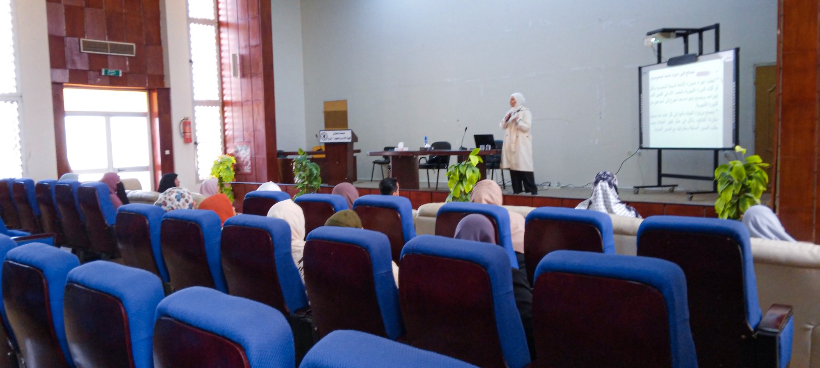 كلية الآداب والعلوم بمدينة المرج تنظم ندوة توعوية حول سرطان الثدي