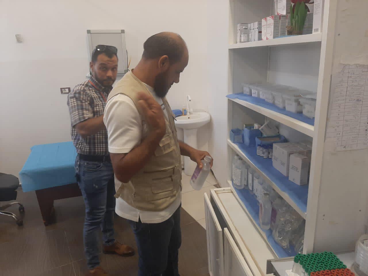 بالصور| حملات تفتيشية استهدفت عدة مصحات بمنطقة الساعدية بمنطقة جفاره.