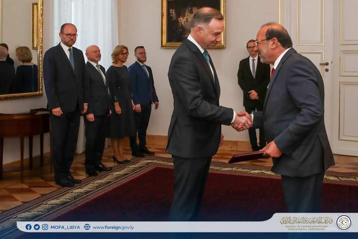 سفير ليبيا فوق العادة لدى جمهورية بولندا يقدم أوراق اعتماده