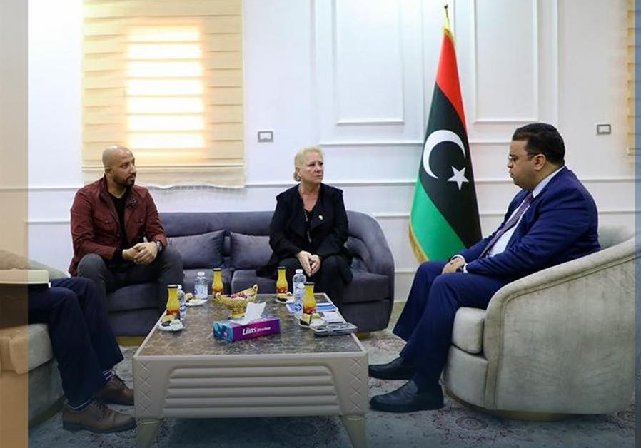 «العابد» يبحث مع سفيرة كندا لدى ليبيا التعاون في قطاع العمل والتدريب المهني