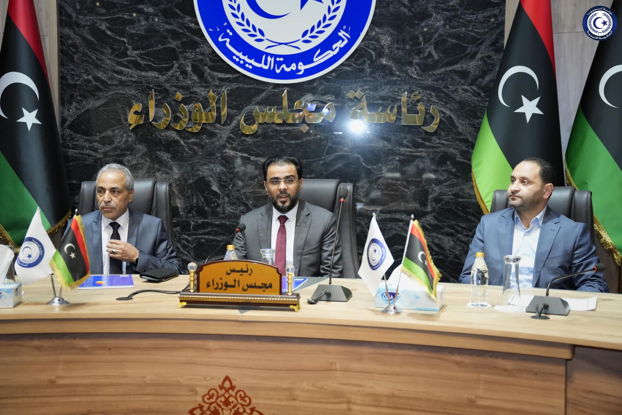 «حماد» يعقد اجتماع موسع يخصصه لمتابعة ملف إعادة إعمار المدن والمناطق المتضررة