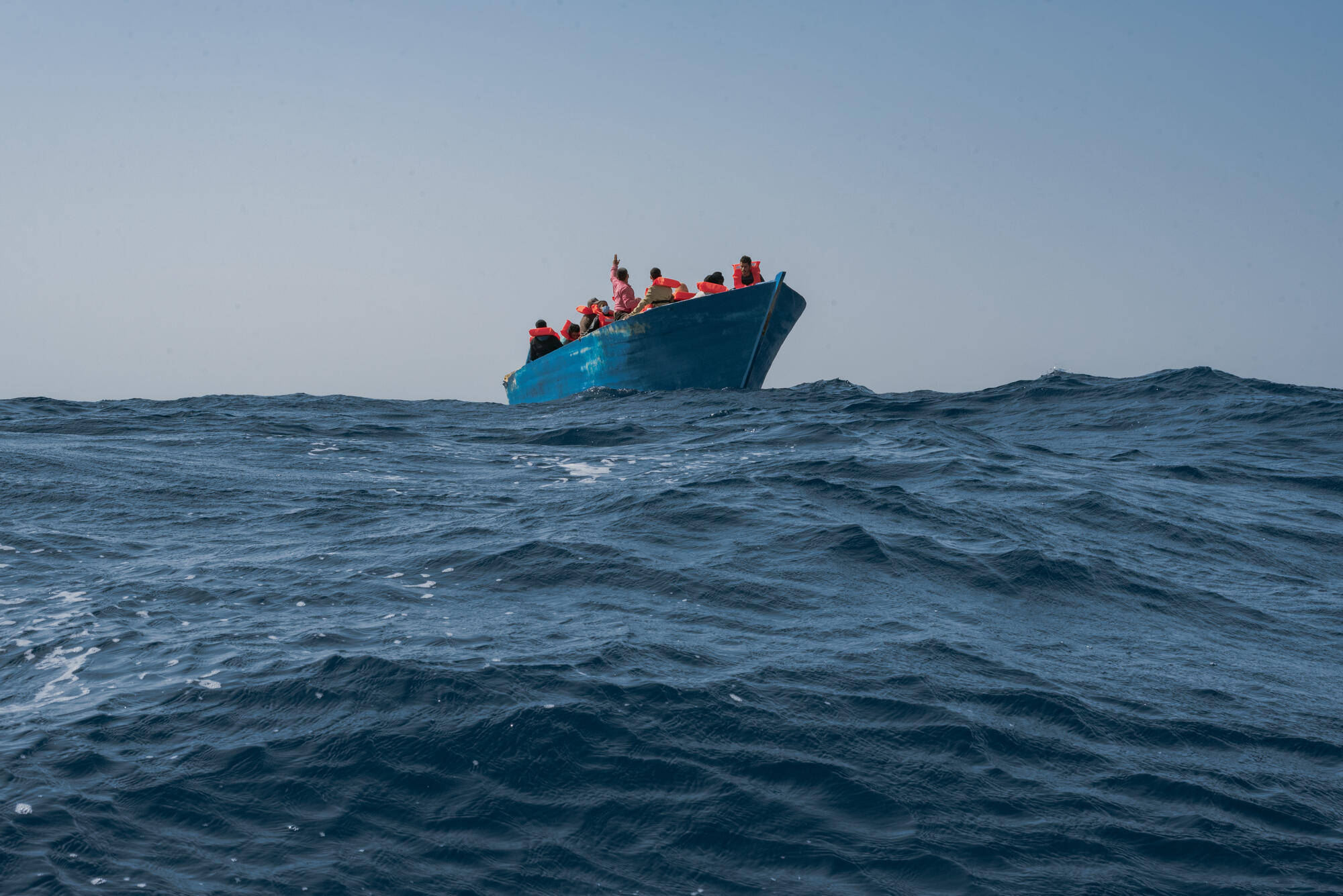 من سواحل ليبيا إلى كريت اليونانية.. مسارات الهجرة تأخذ طريقا جديدا في المتوسط