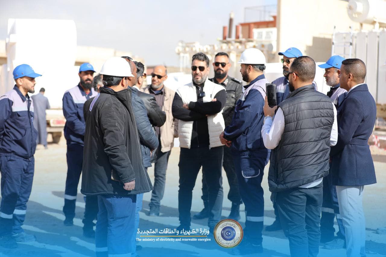 وزير الكهرباء يتابع أعمال تحوير وتطوير محطتي حي السلام ومنطقة شبنة بمدينة بنغازي