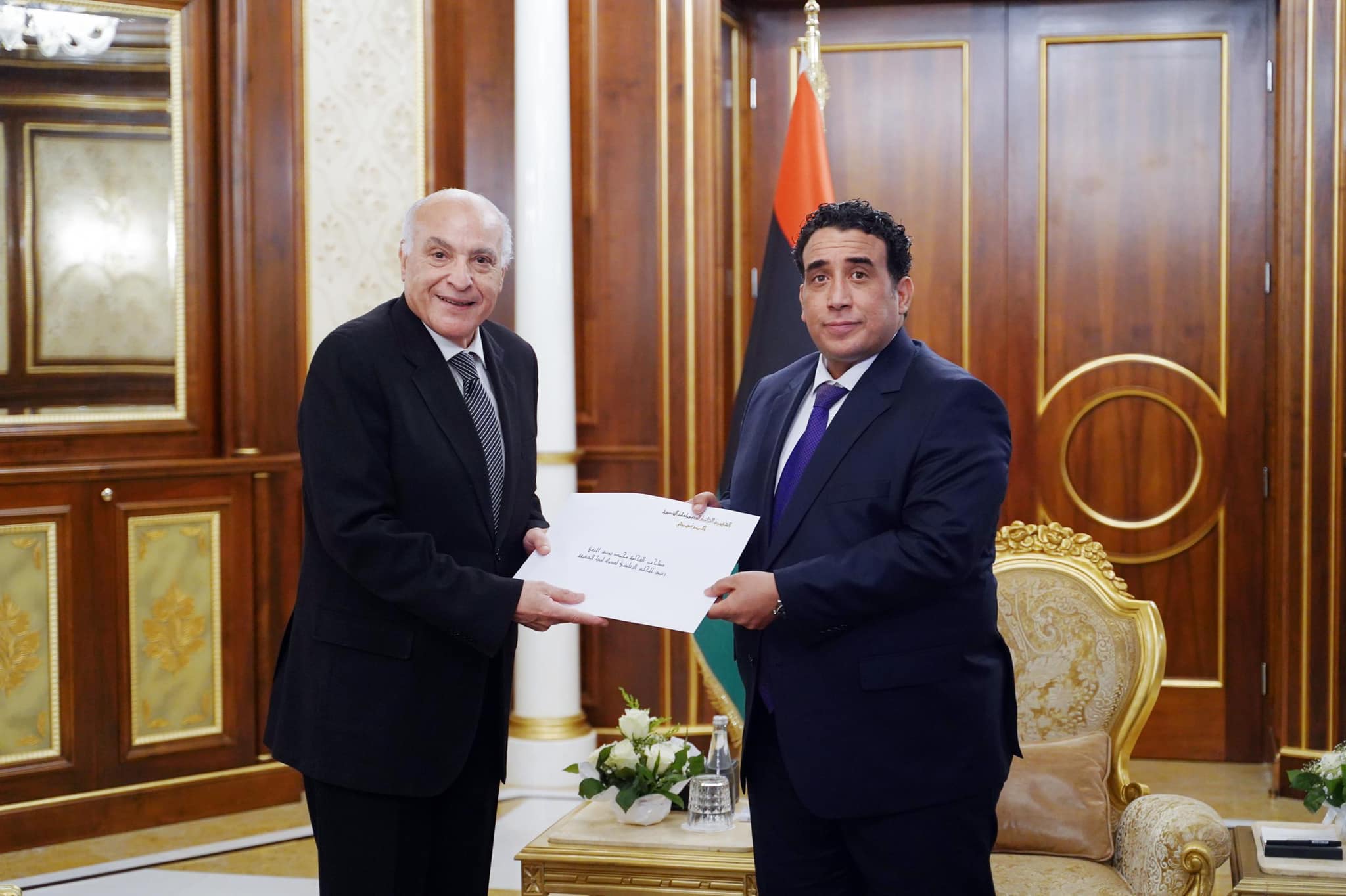 رئيس المجلس الرئاسي يستقبل وزير خارجية جمهورية الجزائر
