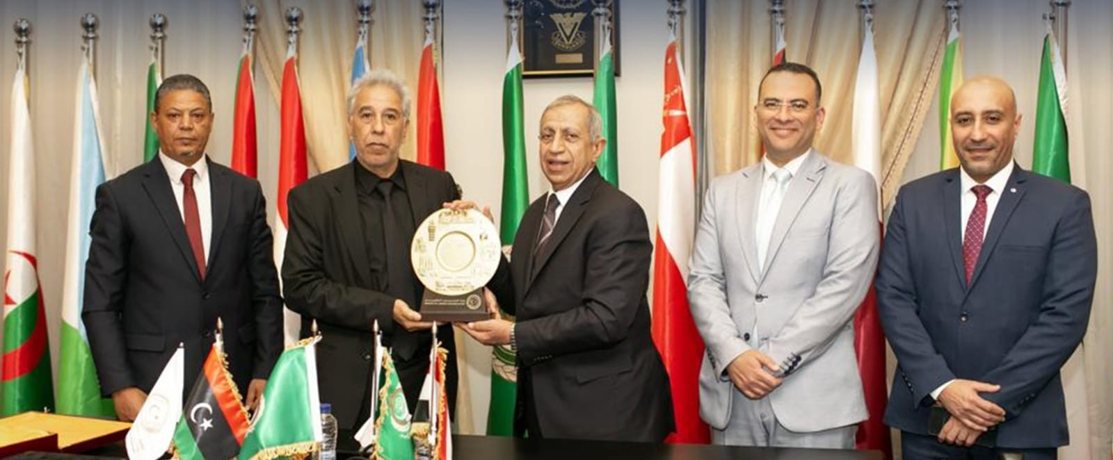 وزارة العمل بحكومة الوحدة توقع مذكرة تفاهم مع الأكاديمية العربية للعلوم والتكنولوجيا