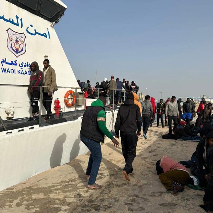 إنقاذ 130 مهاجرا غير شرعي قبالة السواحل البحرية لمدينة طرابلس