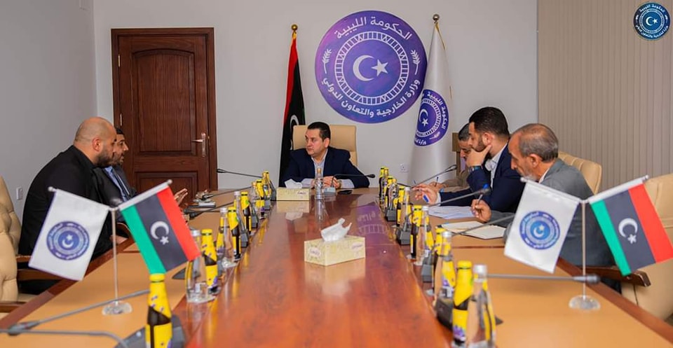 وزير الخارجية المفوض يلتقي الأمين العام لجمعية الهلال الأحمر الليبي