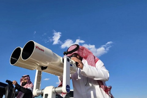 السعودية ومصر والإمارات وقطر تعلن الأربعاء عيد الفطر المبارك