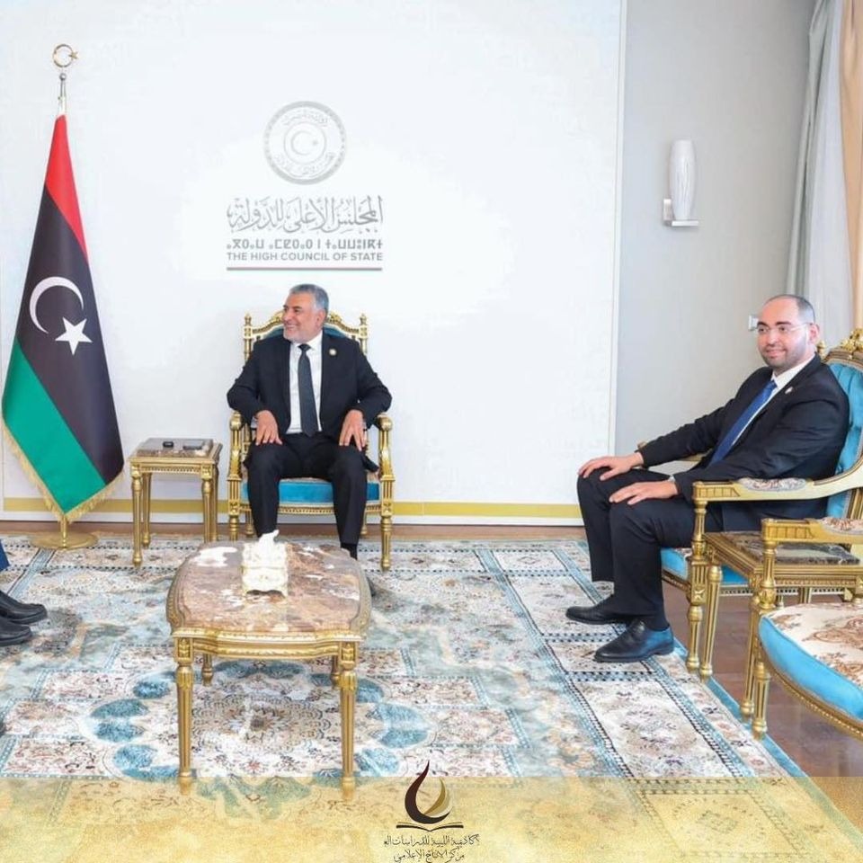 تكالة يبحث مع رئيس الأكاديمية الليبية توطين برامج الدراسات العليا