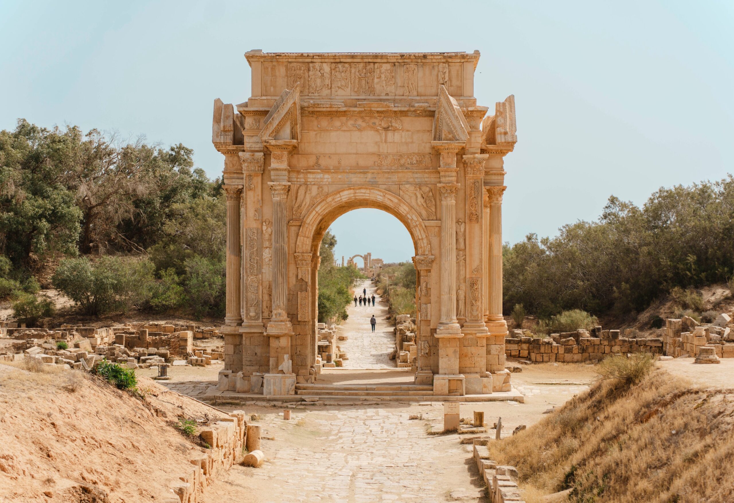 نورلاند يزور مدينة لبدة الأثرية ويشيد بالكنوز التاريخية التي تزخر بها ليبيا