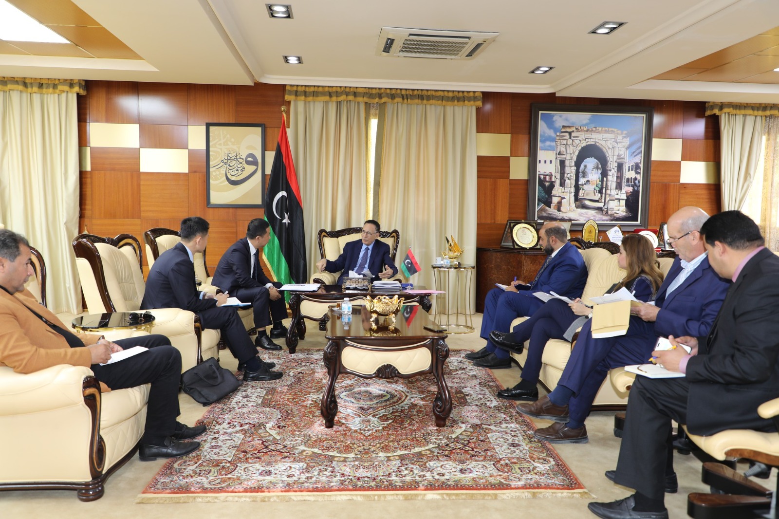 تعزيز العلاقات الليبية الصينية في المجالات الاقتصادية والتجارية