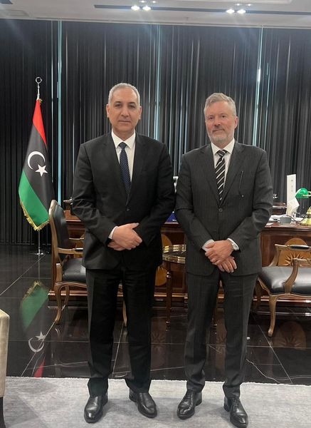 سفير ليبيا لدى تركيا يبحث مع نظيره النرويجي عودة سفارة أوسلو إلى طرابلس