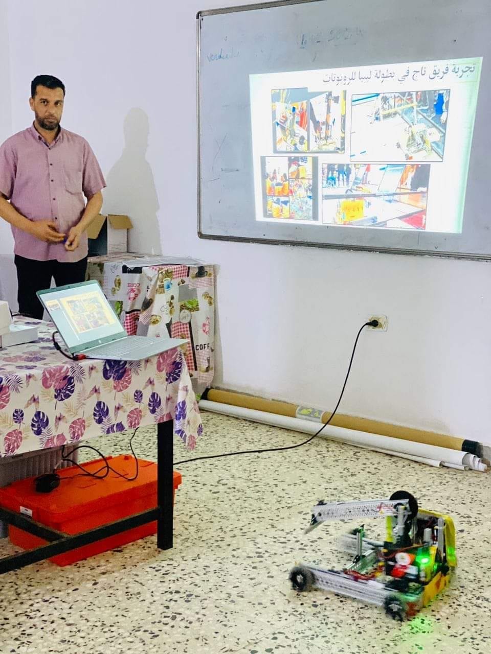 معهد التقنية بتاجوراء ينظم ورشة عمل حول الروبوتات في ليبيا