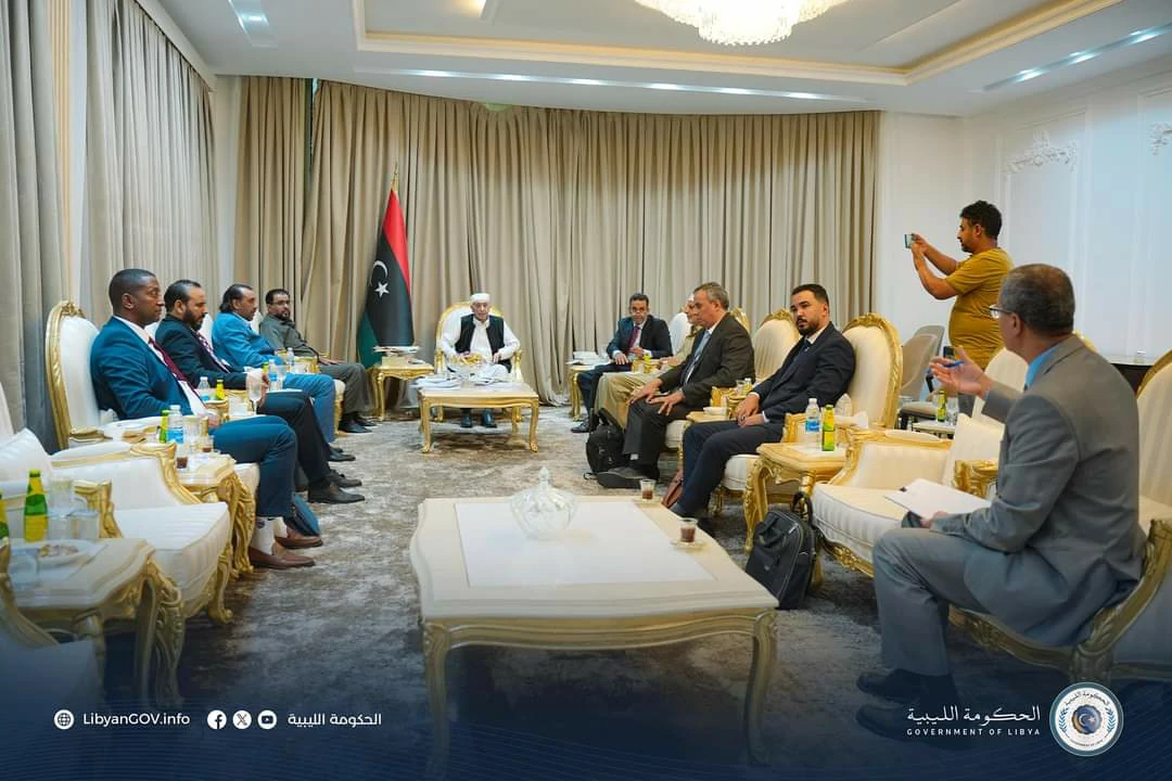 حماد يبحث مع عقيلة صالح والنويري ملاحظات النواب على الميزانية العامة للدولة