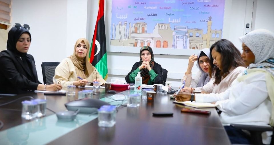 مفوضية الانتخابات تناقش مع سفيرات التوعية آليات مشاركة المرأة في انتخابات البلدية