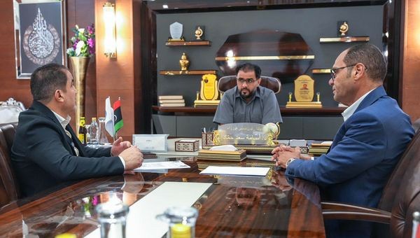حماد يبحث مع أبوزريبة وعبد الجليل التحديات الأمنية والصحية