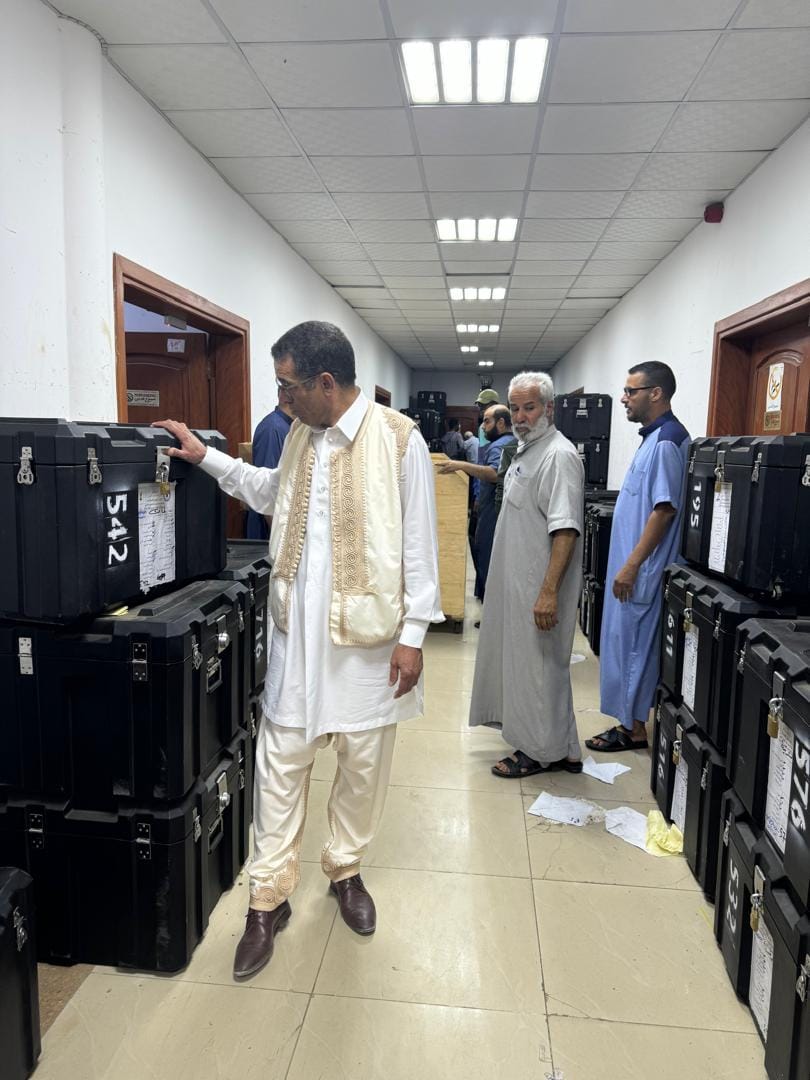 وصول أسئلة اِمتحانات شهادة إتمام مرحلة التّعليم الثانوي إلى مراكِز التوزيع